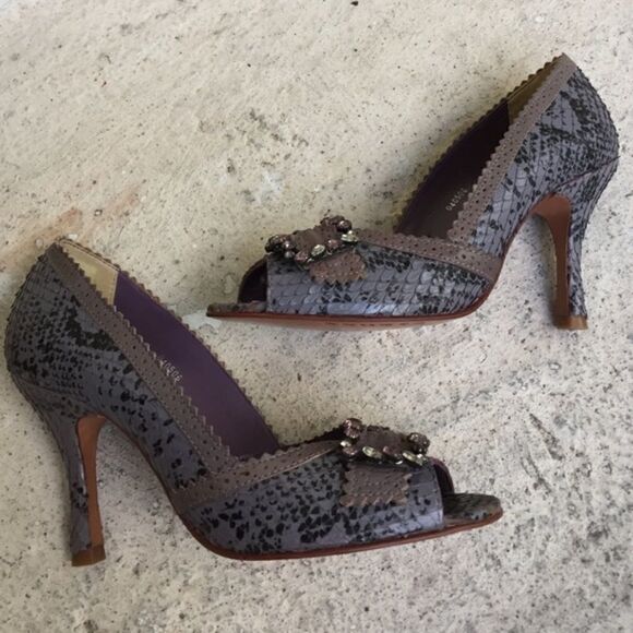 Schutz   - Picture 2 of 4